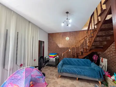 Casa 5 ambientes con cochera San Justo