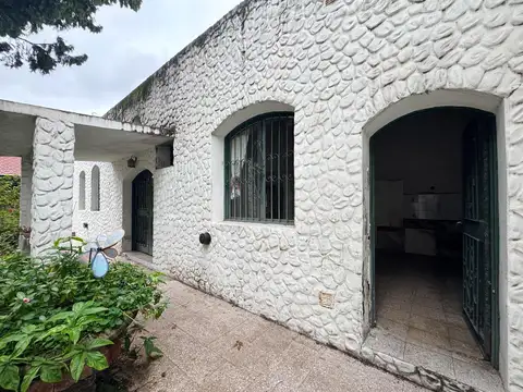 Casa 5 ambientes con 1 baño