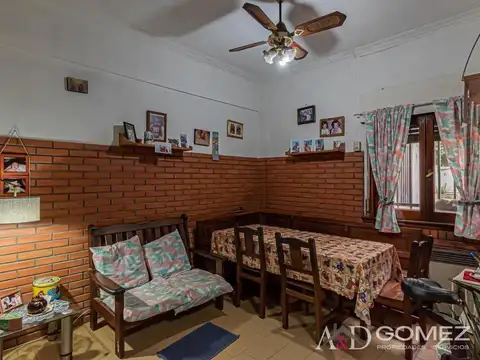Casa 5 ambientes con 2 baños