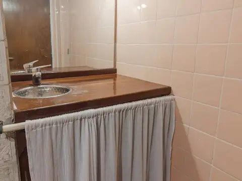 VENTA  DPTO SAN ISIDRO MONOAMB IMPECABLE EXC UBIC.