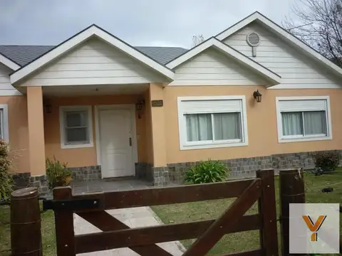 Casa en venta - 3 Dormitorios 3 Baños - Presidente Perón