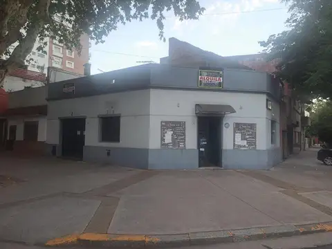 ALQUILER Local en esquina