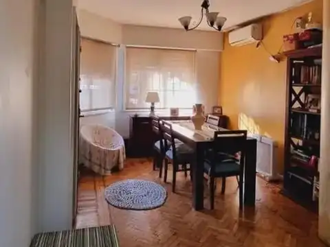 Departamento de 4 ambientes con cochera