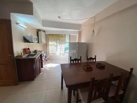 DEPARTAMENTO DE 2 AMBIENTES CON COCHERA, A UNA CUADRA DEL MAR