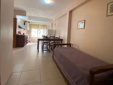 DEPARTAMENTO DE 2 AMBIENTES CON COCHERA, A UNA CUADRA DEL MAR