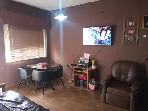 CASA DE 3 AMBIENTES CON MONOAMBIENTE AL FONDO