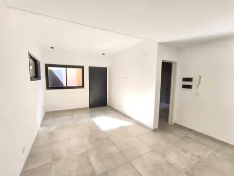 Depto Tipo Casa 2 ambientes con 1 baño