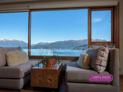 HOSTERÍA CON EXCELENTE VISTA AL LAGO NAHUEL HUAPI 