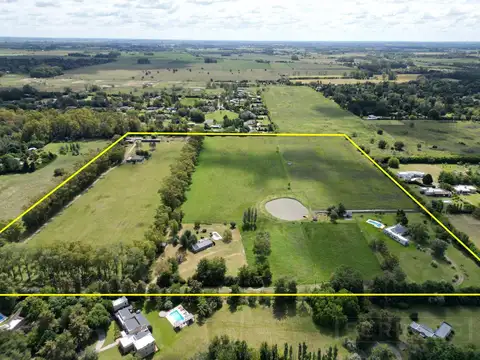 Campo en Venta de 14,3 Ha. 3 casas, 2 piletas, Caballerizas. Corrales. Exaltación de la Cruz.
