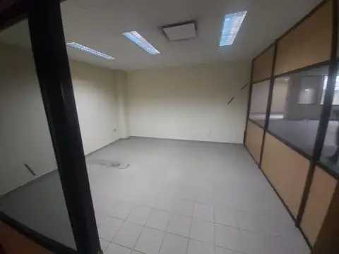 Oficina en Venta con 4 cocheras