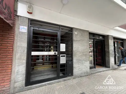 DEPARTAMENTO 4 AMB AL FRENTE  CON 2 BAÑOS Y BALCON