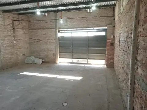 Excelente Casa-2 dormitorios -Barrio Caraguata