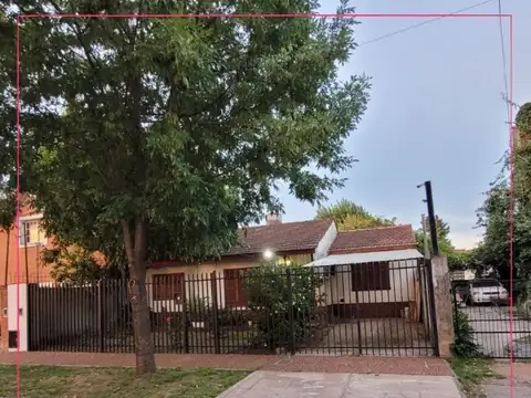 Excelente chalet en venta en Villa Tesei