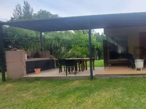 480 bis entre 23 y 24. Casa en Venta City Bell