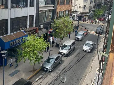 Pasteur e/ Avenida Corrientes y Sarmiento