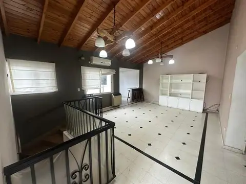 Depto Tipo Casa en Alquiler de 3 ambientes