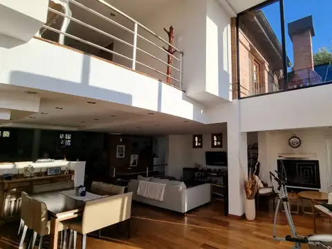 Casa 7 ambientes con 4 baños