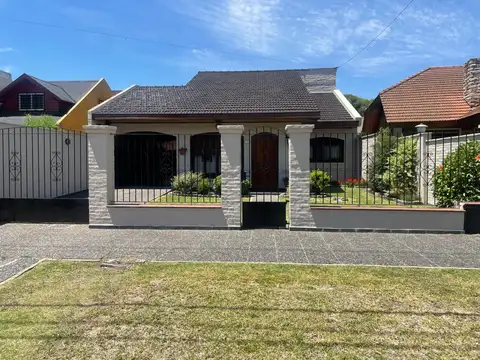 Amplia casa familiar en venta, excelente estado!