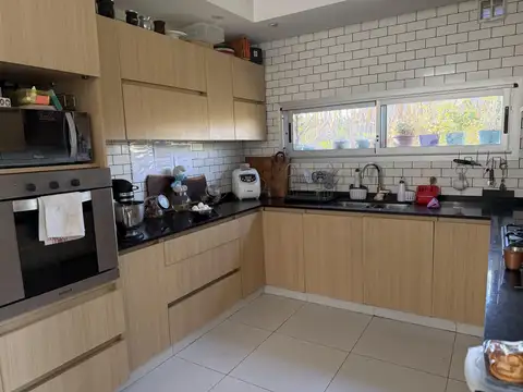 CASA EN VENTA LOTE INTERNO EN CANTON ISLAS - OPORTUNIDAD 