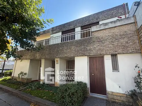 Casa en venta, tres dormitorios, Castelar, Moron