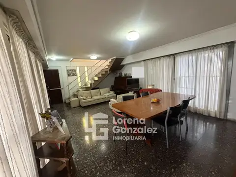 Casa en venta, tres dormitorios, Castelar, Moron