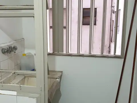 Pte H Yrigoyen 2400, Piso 3