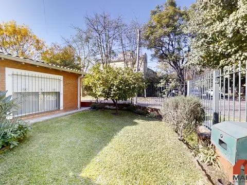 Casa en Venta de 3 Ambientes de Villa Adelina con Jardín y Patio