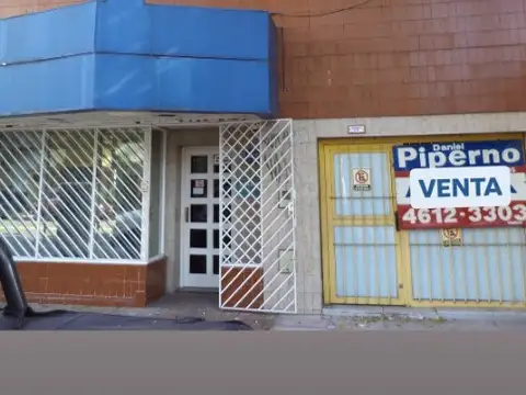 VENTA CON RENTA - LOCAL - VIVIENDA - GARAJE O SEGUNDO LOCAL C/ BAÑO Y OFICINA VIVIENDA 2 AMB - BALCÓN - BAÑO -TZA