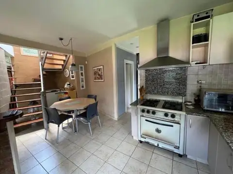 CASA EN BARRIO EL CARMENCITO
