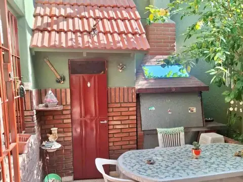 Depto Tipo Casa en Venta con 1 cocheras