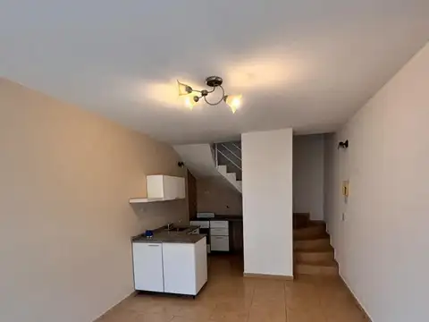 Depto Tipo Casa en Venta con 1 cocheras