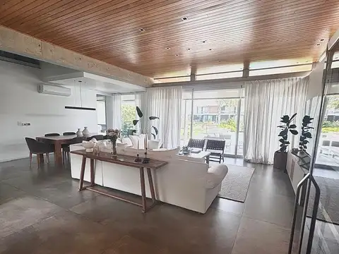 Casa en Venta al Oeste