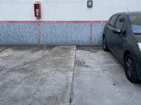ALQUILER COCHERA EN CAÑITAS