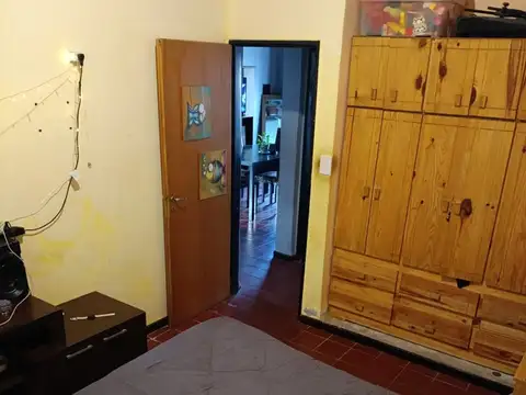 CASA EN VENTA EL CHALLAO  2 DORM, PATIO Y COCHERA