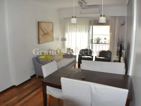 Semipiso 4 Ambientes con Balcón Francés