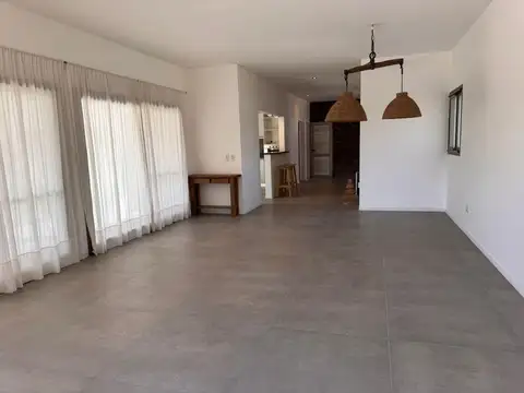 Casa en Alquiler de 3 dormitorios