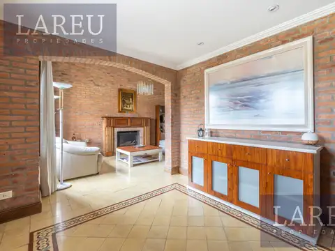 Casa 7 ambientes con 3 baños