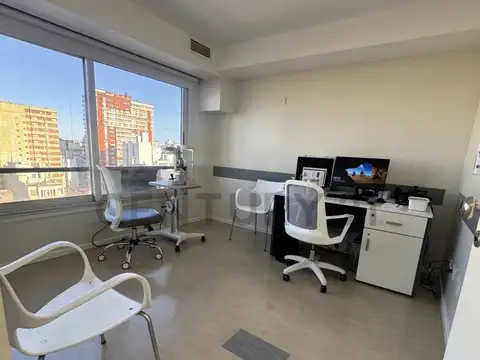 CLÍNICA / OFICINA PREMIUM EN RECOLETA – PISO COMPLETO EN DÚPLEX RECICLADO – 273 m² – COCHERA
