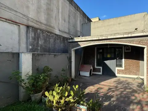 Barrio Ibañez: Excelente inmueble conformado por 2 viviendas