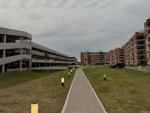 Palos Verdes, alquiler 1 dormitorio con parrilla, y cochera a estrenar.