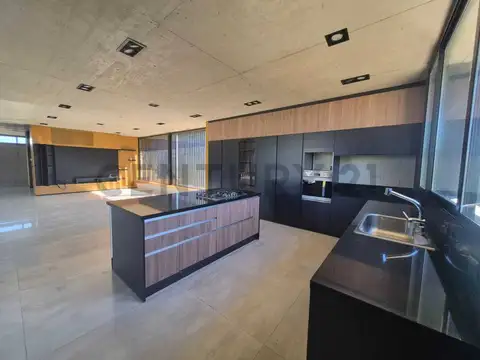 Casa en Venta en Cañuelas Country Golf, USD 1.100.000