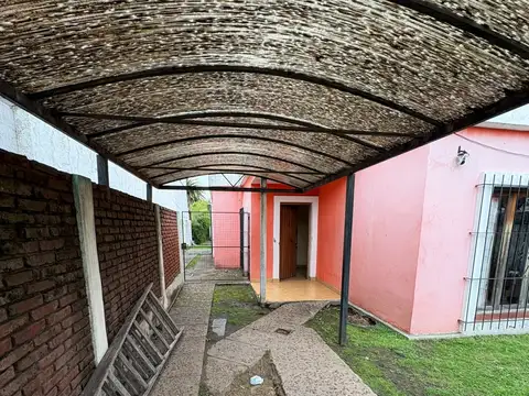 Casa 3 ambientes con 1 baño
