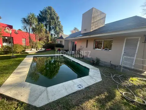 Casa en Venta con 3 cocheras
