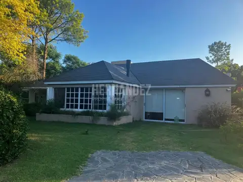 Casa en Venta con 3 cocheras