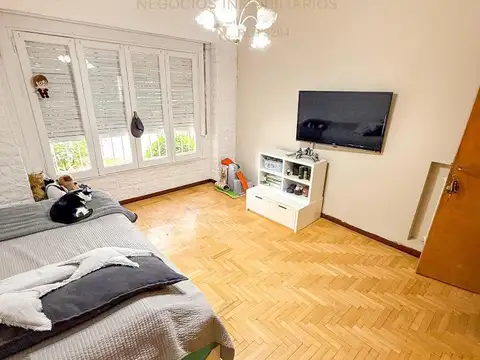 Casa 7 ambientes con 3 baños