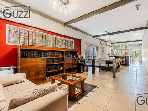 Casa 7 ambientes con 4 baños