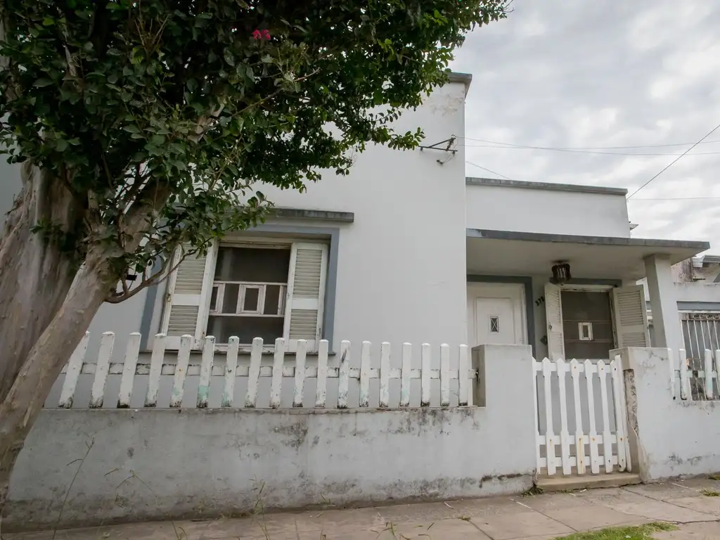 Calle 64 entre 123 y 124 600