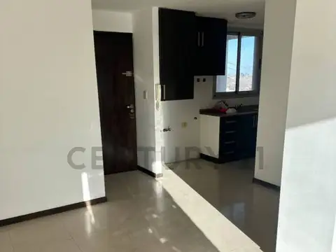 25 de Mayo 100, Piso 0