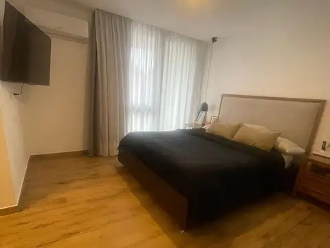 Casa en Alquiler Temporal con 2 cocheras