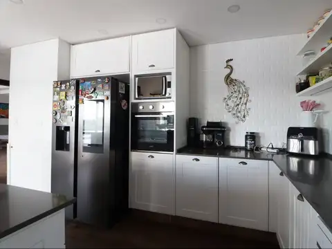 Casa 6 ambientes con 3 baños